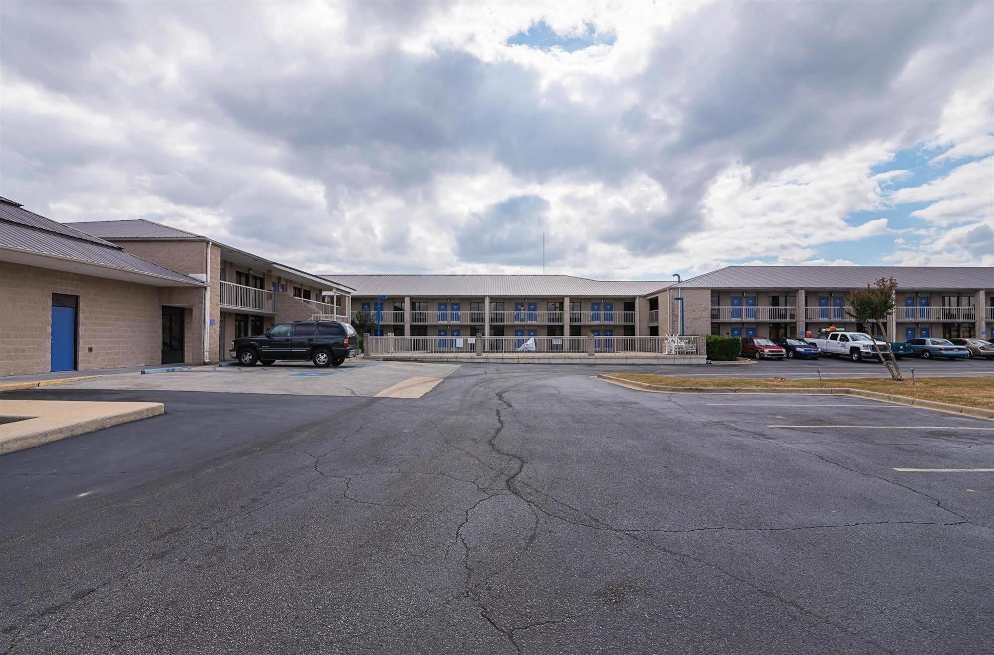 Red Roof Inn Gadsden Exterior photo