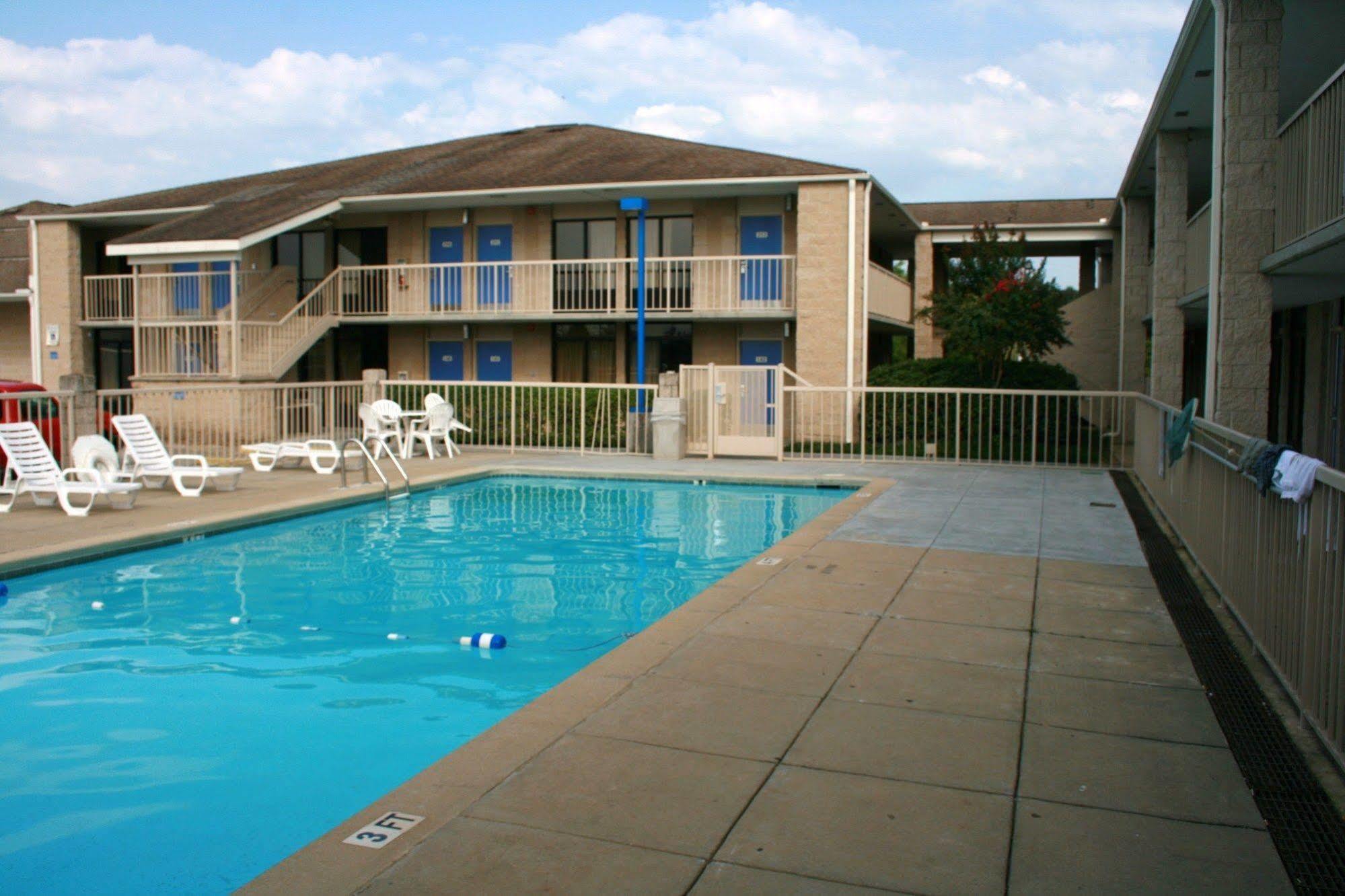 Red Roof Inn Gadsden Exterior photo